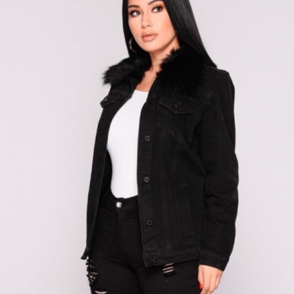 Fashion Nova M Black Denim Jacket with Fur Collar